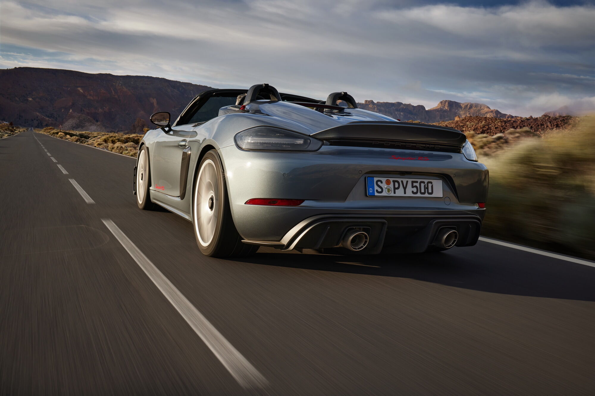 Porsche представив топову версію 718 Spyder RS