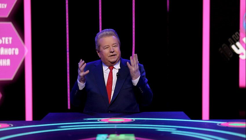 "Ректор. Університет майбутнього": Михайло Поплавський знявся у фільмі зі штучним інтелектом