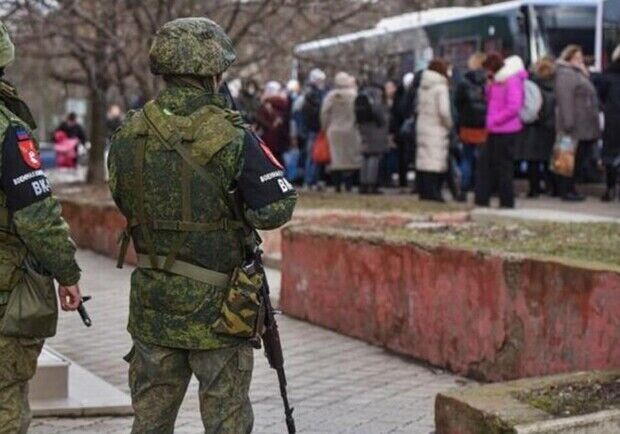 Росіяни вивозять із собою обладнання, авто та українських дітей: що відбувається на окупованому Запоріжжі