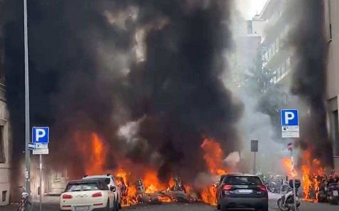 У центрі Мілана стався вибух, горіли авто: є постраждалі. Фото і відео