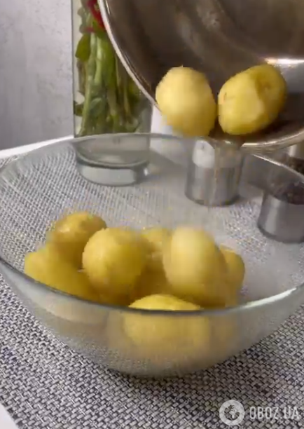 Як смачно приготувати молоду картоплю зі скоринкою: ділимось технологією 