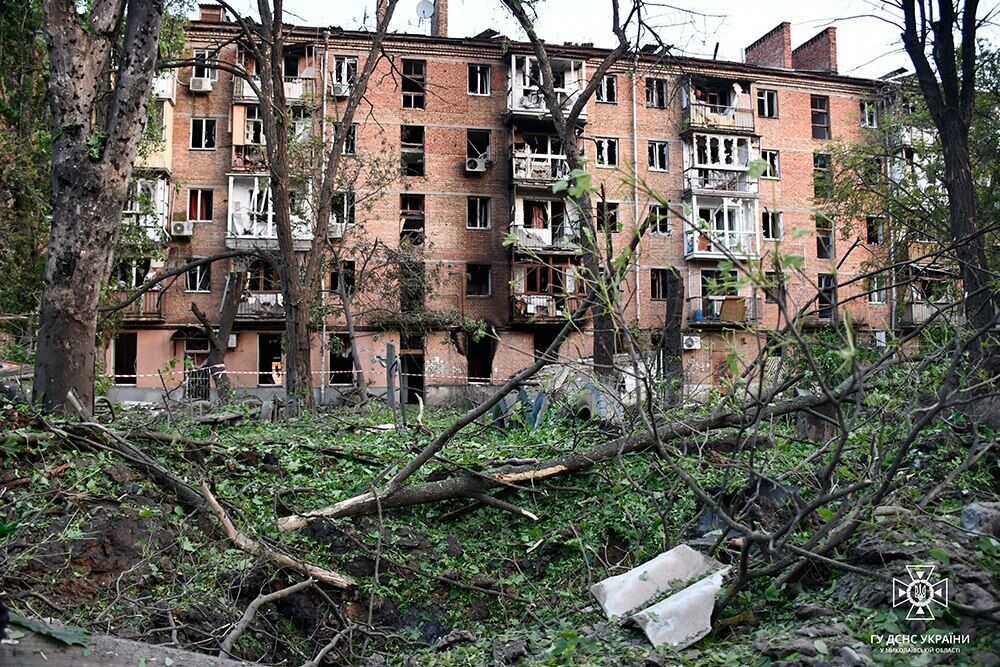 По Миколаєву могли вдарити з наземної зброї, ворог шукає тактику максимального ураження, – ОК "Південь"