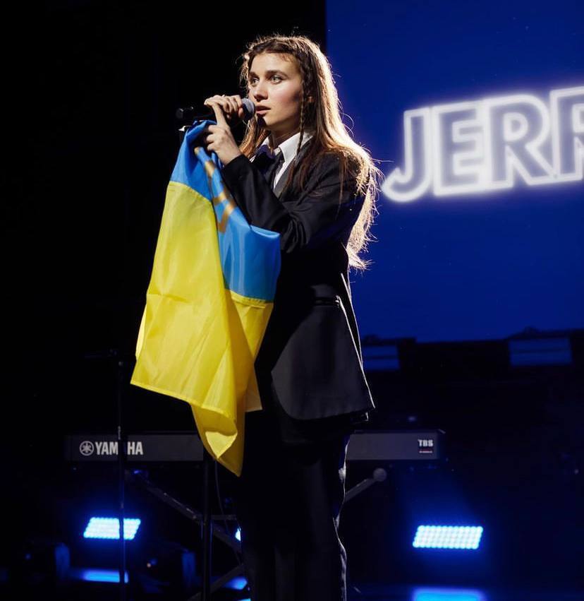 "Можна слухати нескінченно": Jerry Heil зачарувала україномовною версією хіта фаворитки Євробачення-2023 Лорін. Відео