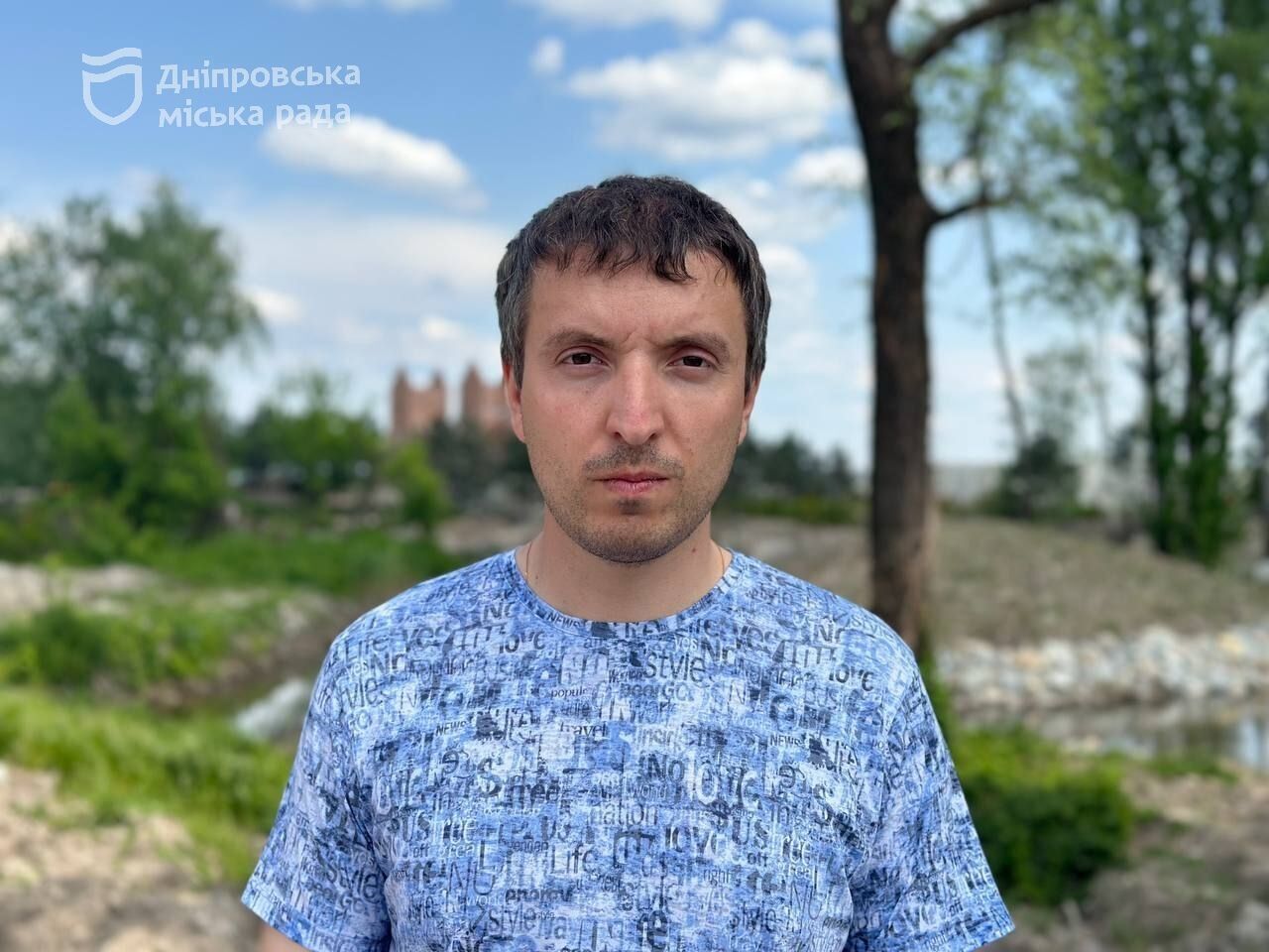 В Днепре на ж/м Победа стартовал ремонт ливневого коллектора: место работ огородили забором