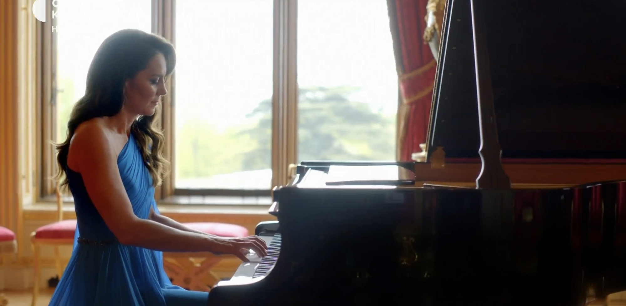 Кейт Миддлтон сыграла "Стефанию" на фортепиано: Kalush Orchestra мощно открыли гранд-финал Евровидения-2023. Фото и видео
