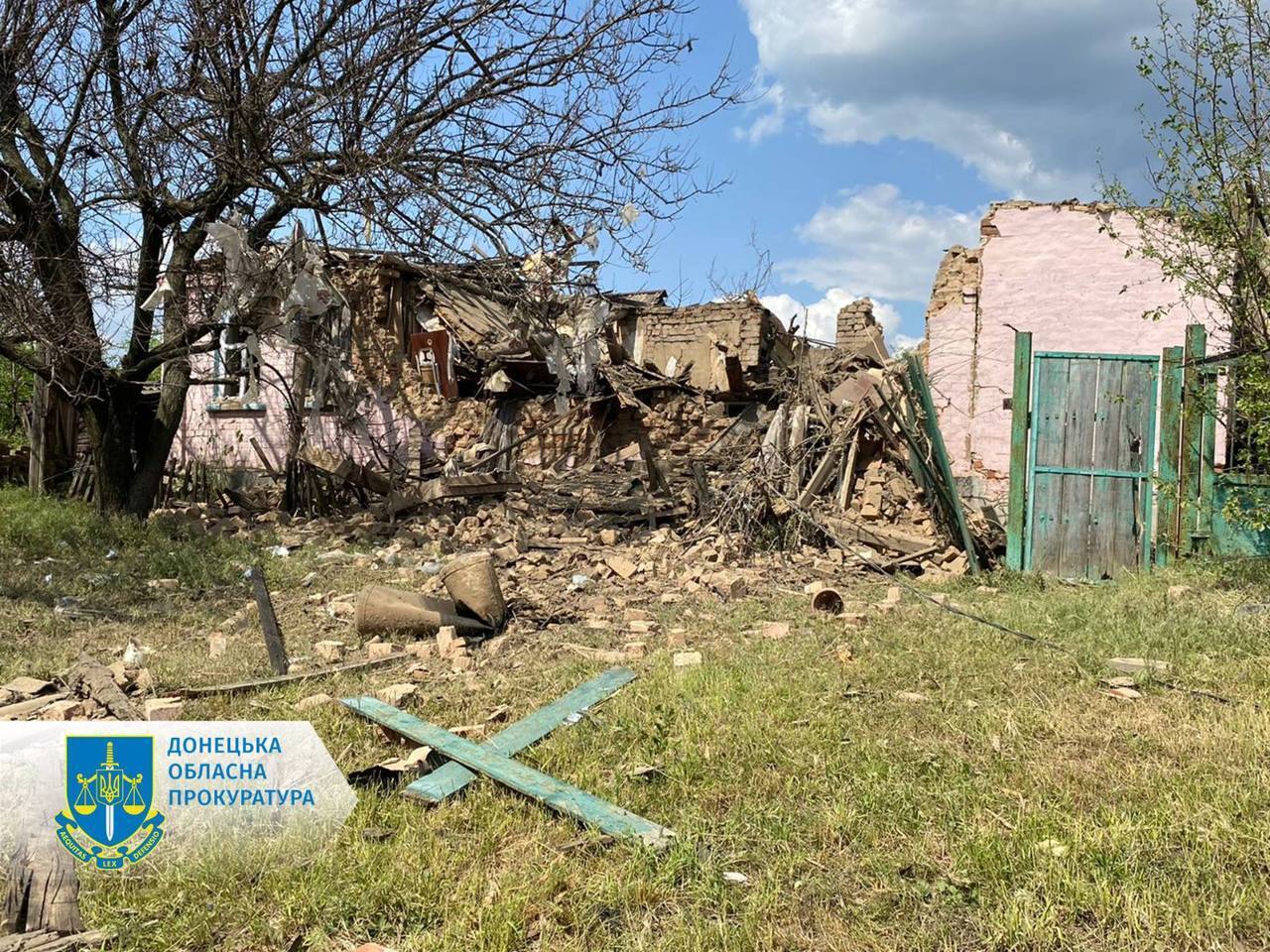 Окупанти обстріляли Костянтинівку на Донеччині зі "Смерча": дві людини загинули, 11 поранені