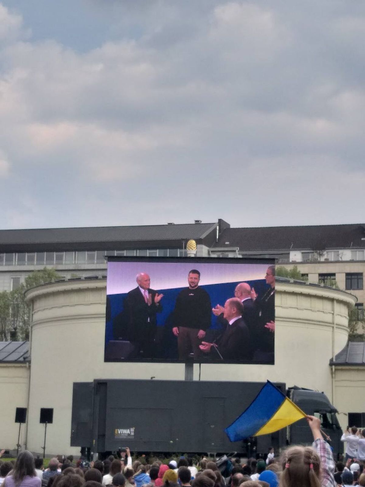 Люди наблюдали за президентом Украины
