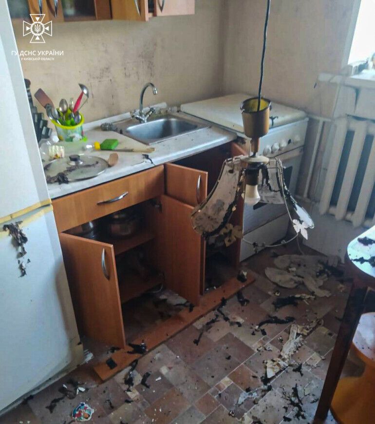 На Киевщине произошел взрыв в квартире пятиэтажного дома: есть пострадавшая. Фото