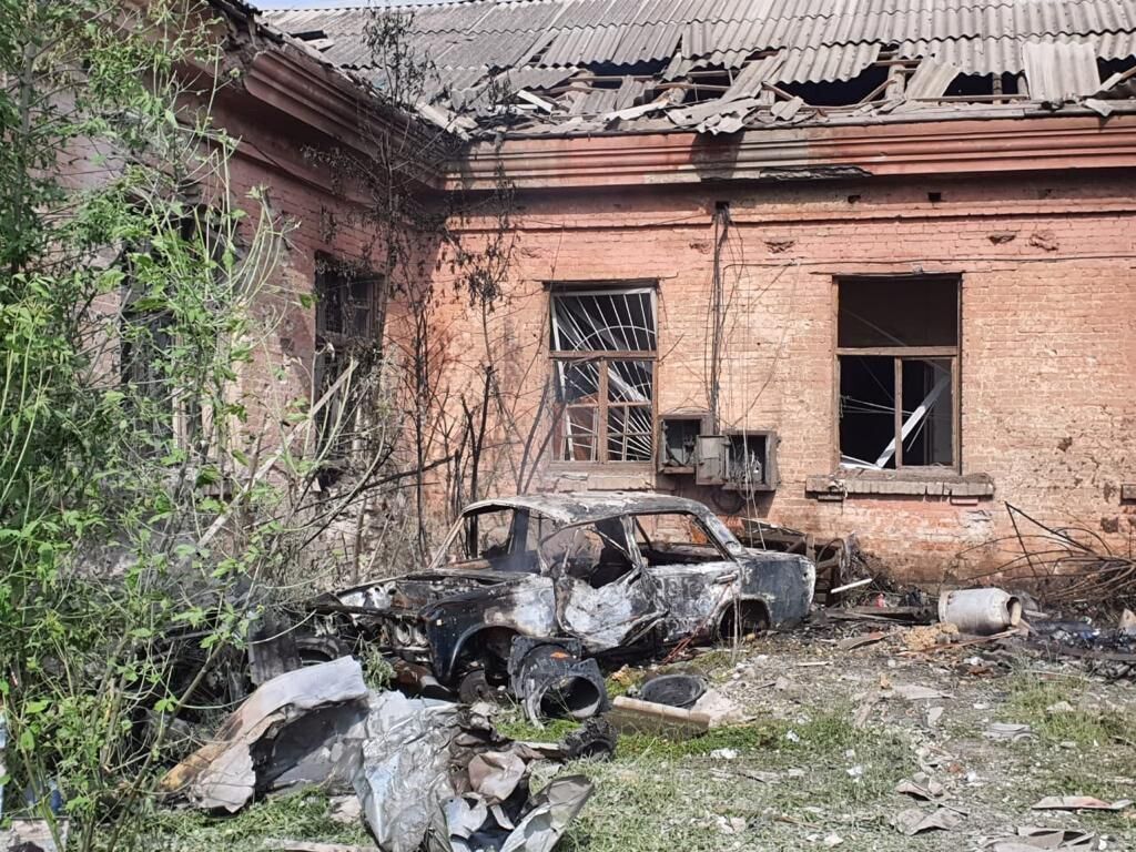 На Харьковщине в результате вражеского обстрела погибли супруги, в Донецкой области ранены семь человек. Фото