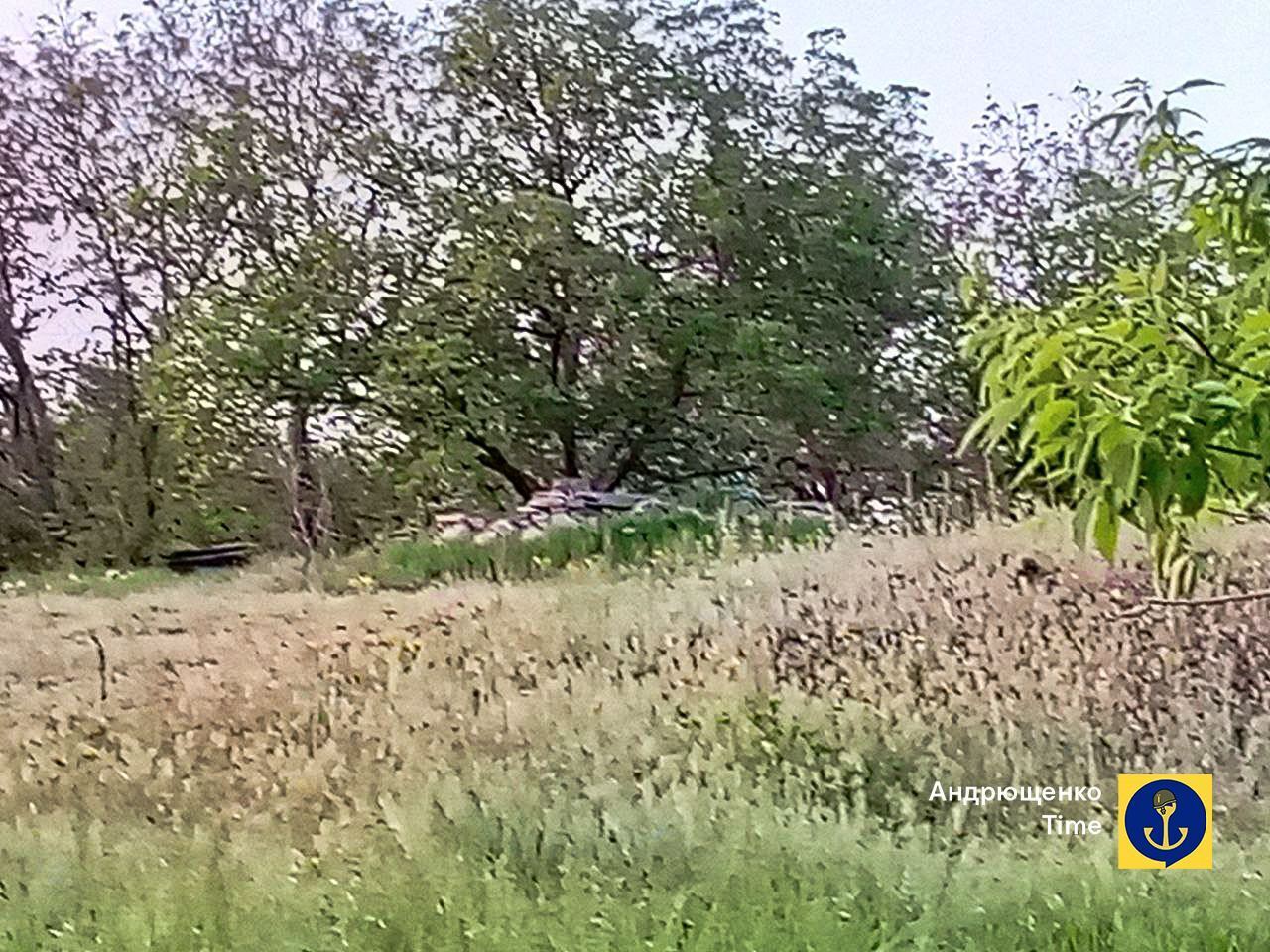 Оккупанты строят укрепления у мостов в Мариуполе: жителей города могут использовать как живой щит. Фото