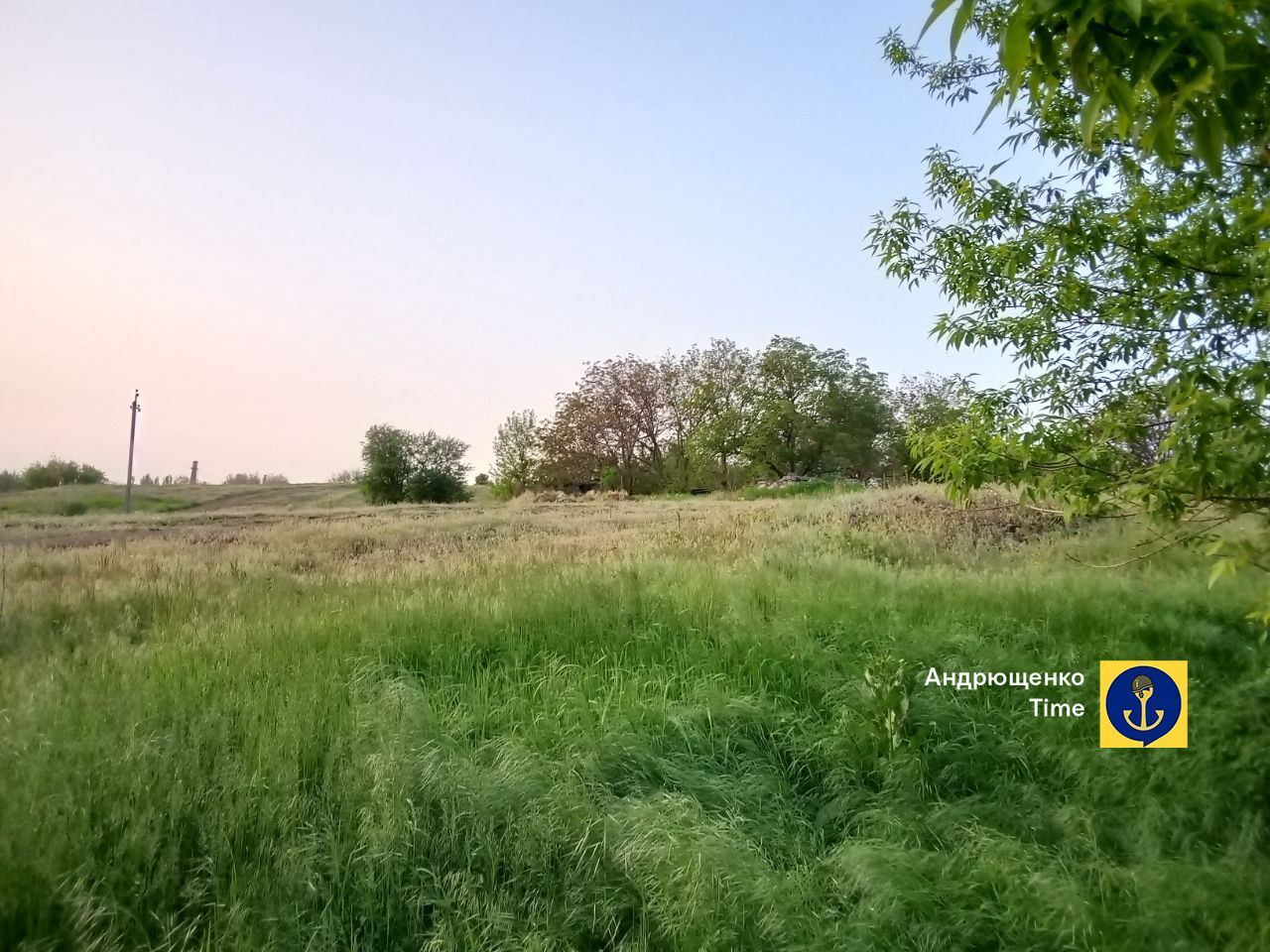 Оккупанты строят укрепления у мостов в Мариуполе: жителей города могут использовать как живой щит. Фото