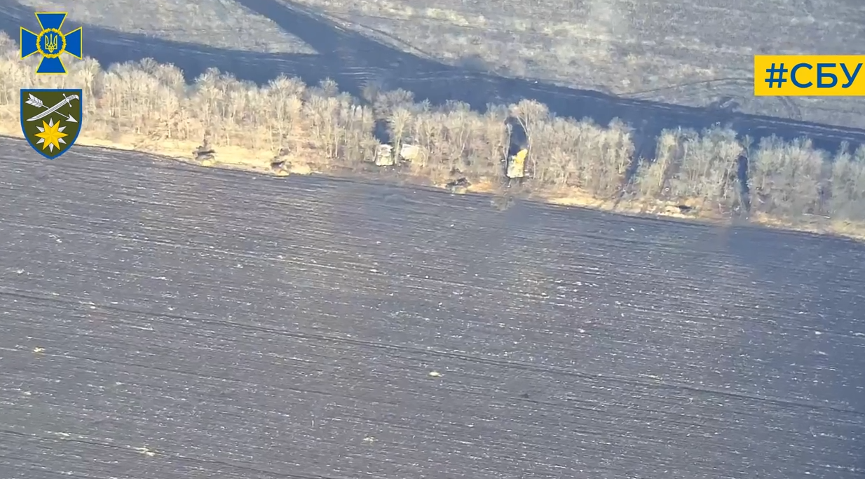 Українські артилеристи влаштували "бавовну" окупантам біля Кремінної: знищено ворожі танки. Відео 