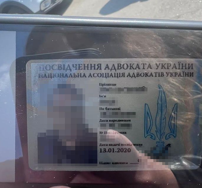 У Києві затримали псевдоадвоката, який налагодив схему переправлення чоловіків через кордон. Фото