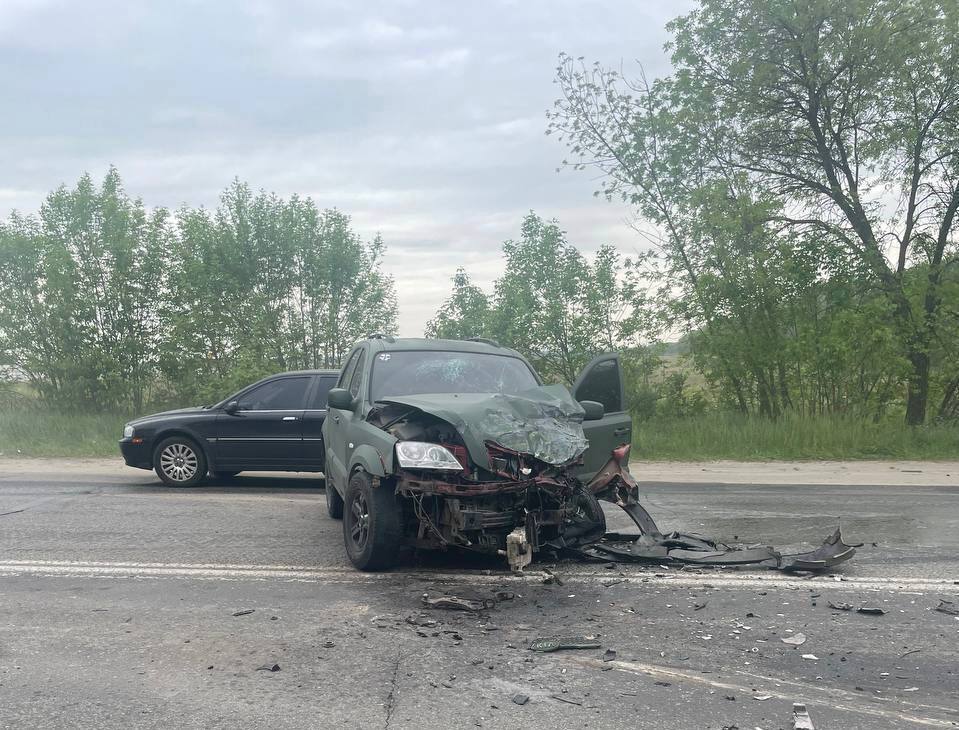 В Киевской области произошла массовая авария, одна из машин перевернулась: есть пострадавшие. Фото
