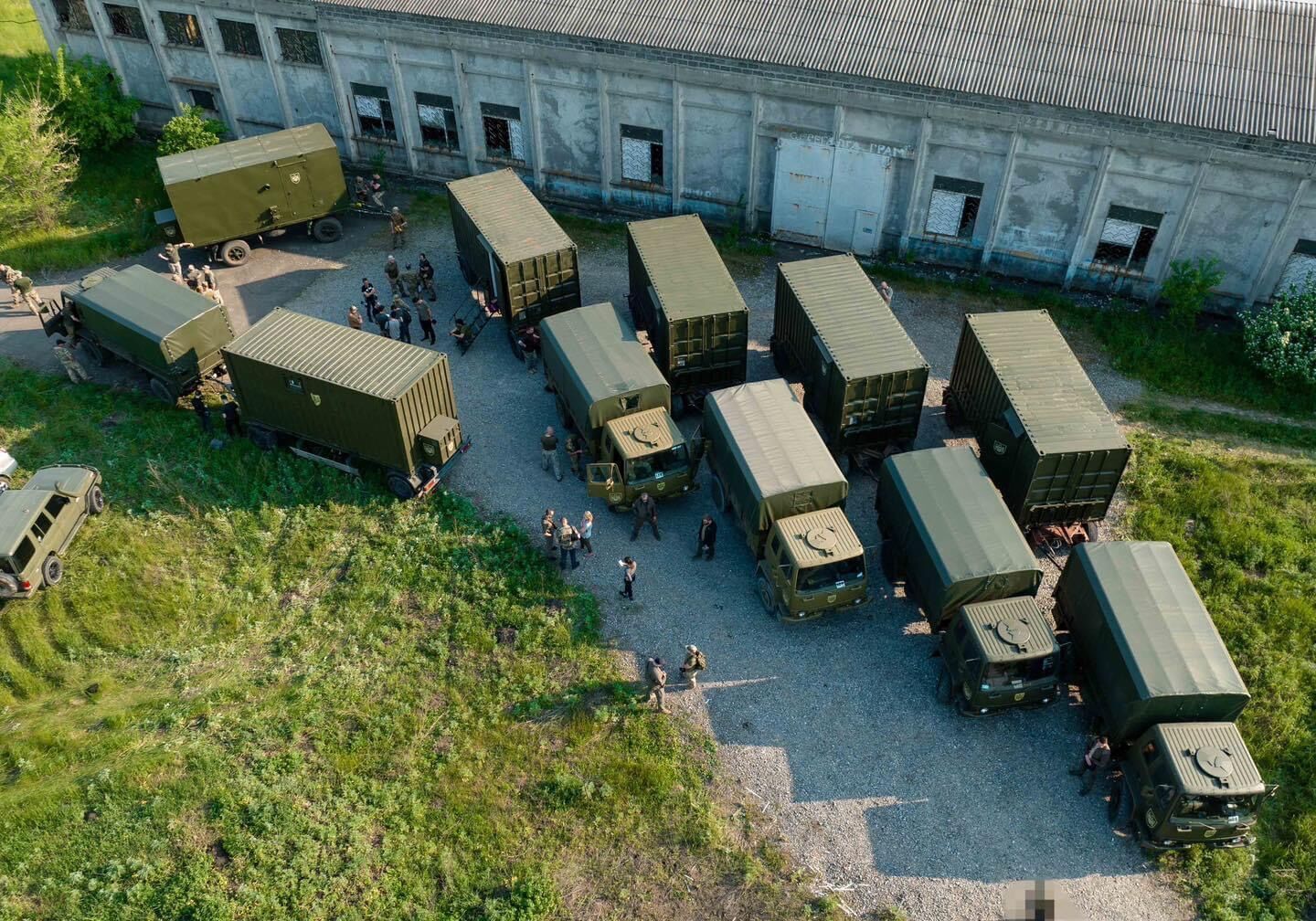 Десантники, которым Порошенко привез технику, рассказали, как готовятся к наступлению. Фото