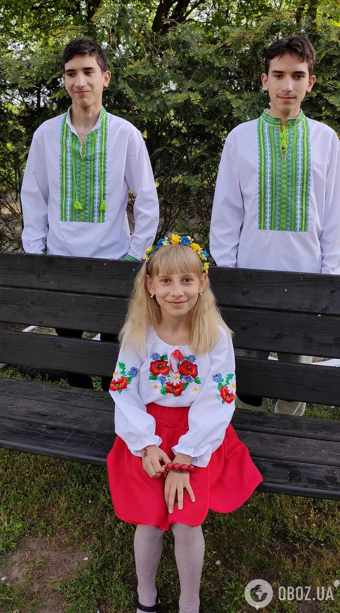 Берегли ще від прабабусь: українці поділилися яскравими фото у вишиванках