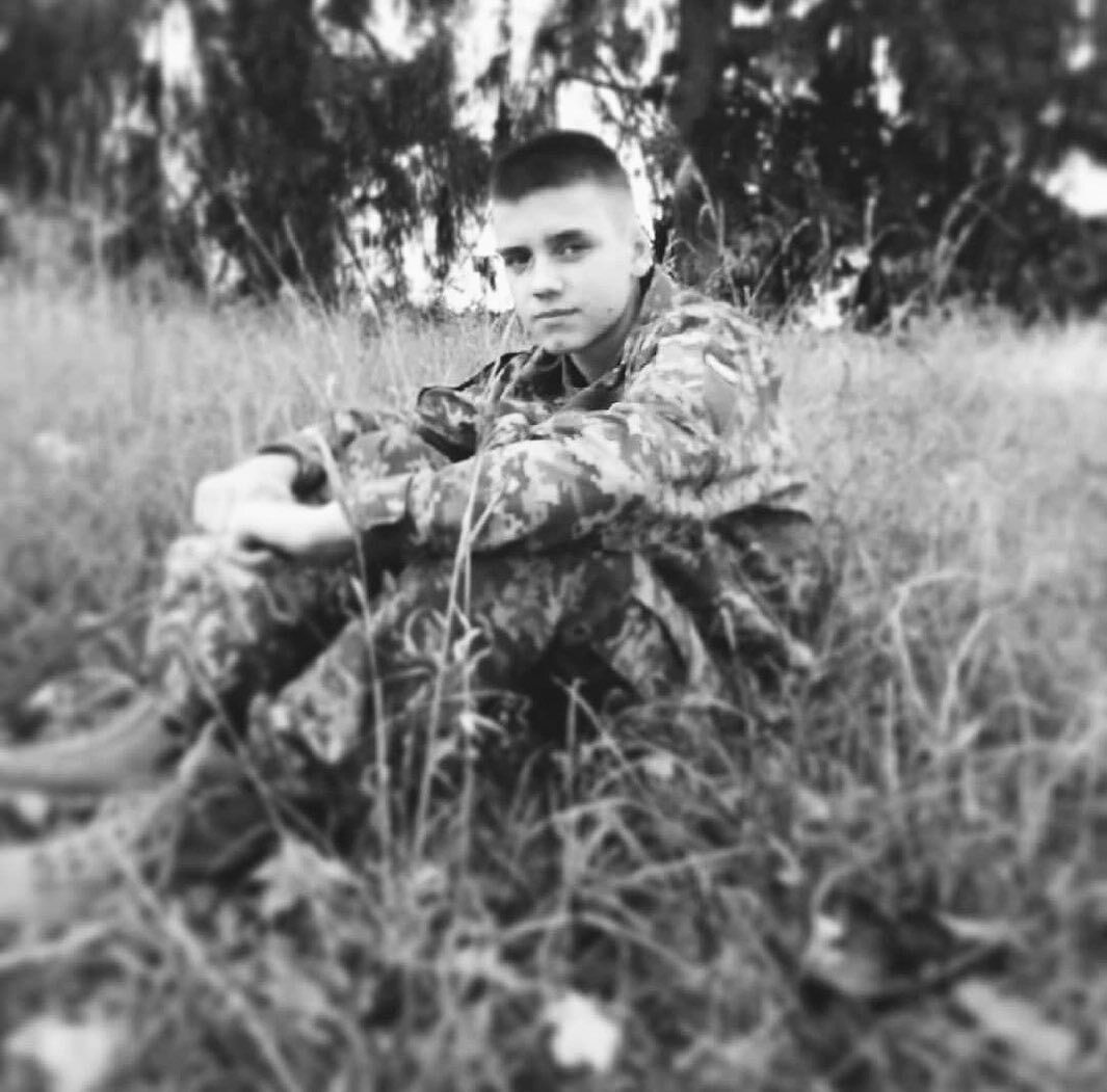 При штурме российских позиций под Бахмутом погиб 19-летний хоккеист, который с детства был воином