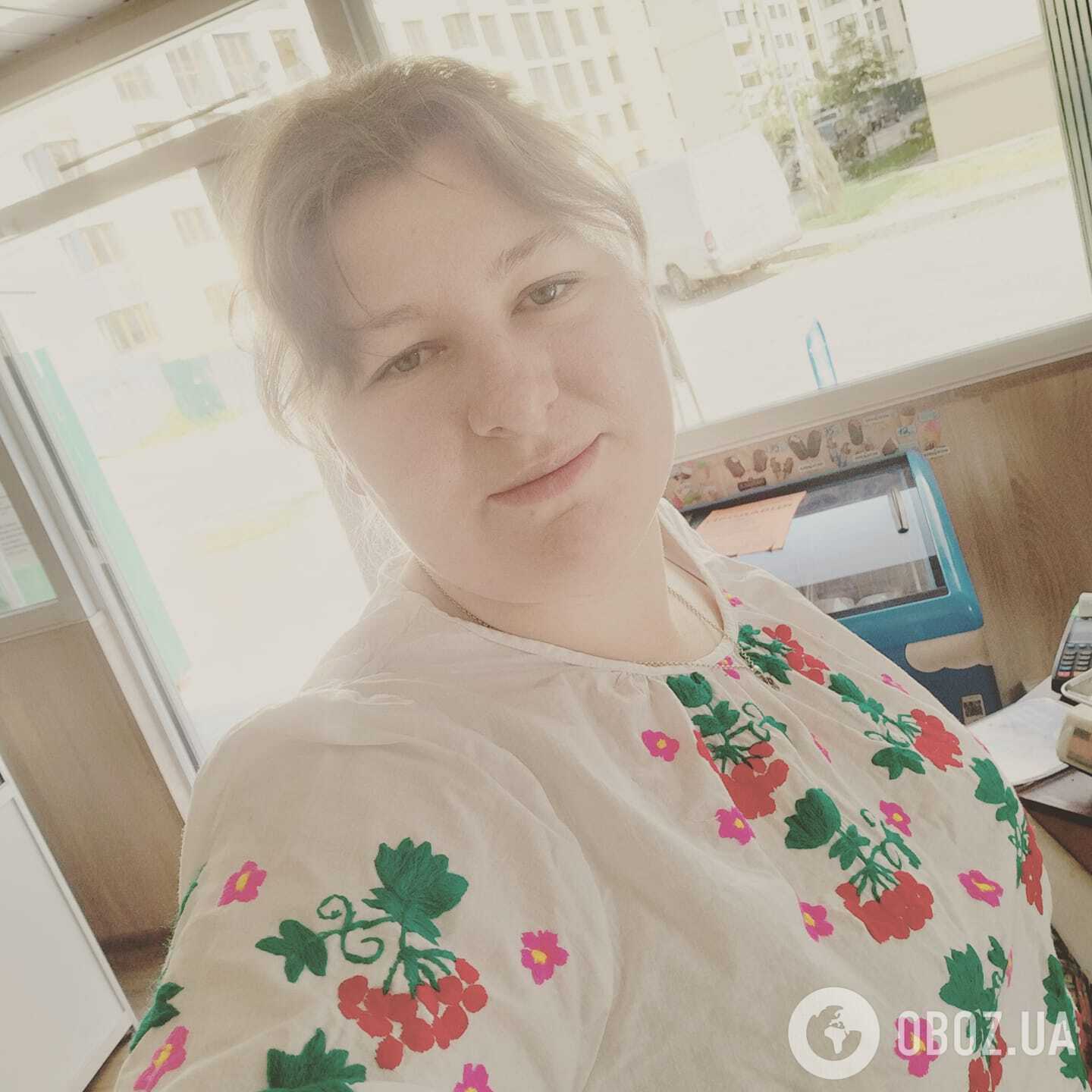 Берегли ще від прабабусь: українці поділилися яскравими фото у вишиванках