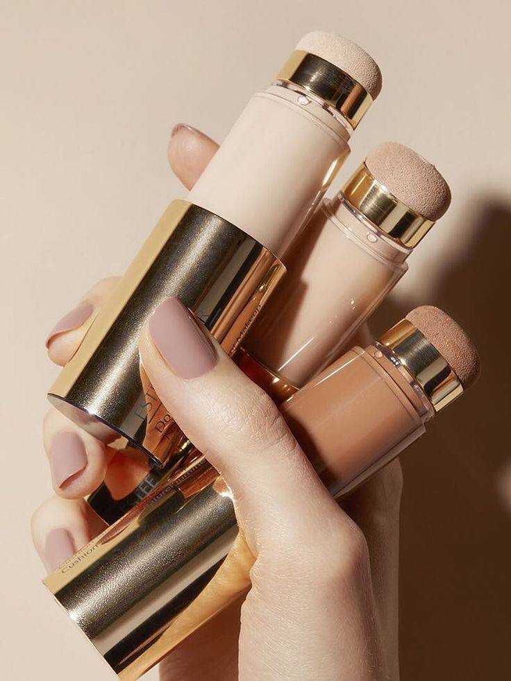 Перетворять обличчя на маску! П'ять помилок у використанні пудри й тонального крему, яких не можна припускатись