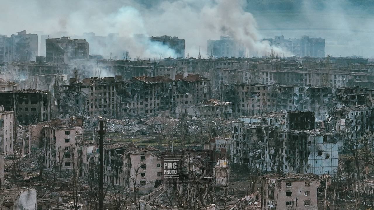 Квітуче місто перетворилося на руїни: з'явилися моторошні фото зруйнованого окупантами Бахмута
