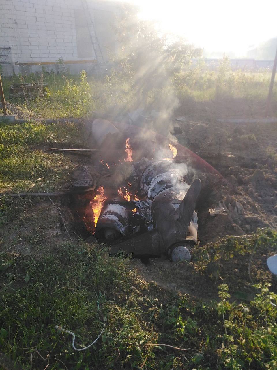 Оккупанты запустили по Киеву ракеты и дроны, все цели сбили силы ПВО: из-за падения обломков возник пожар