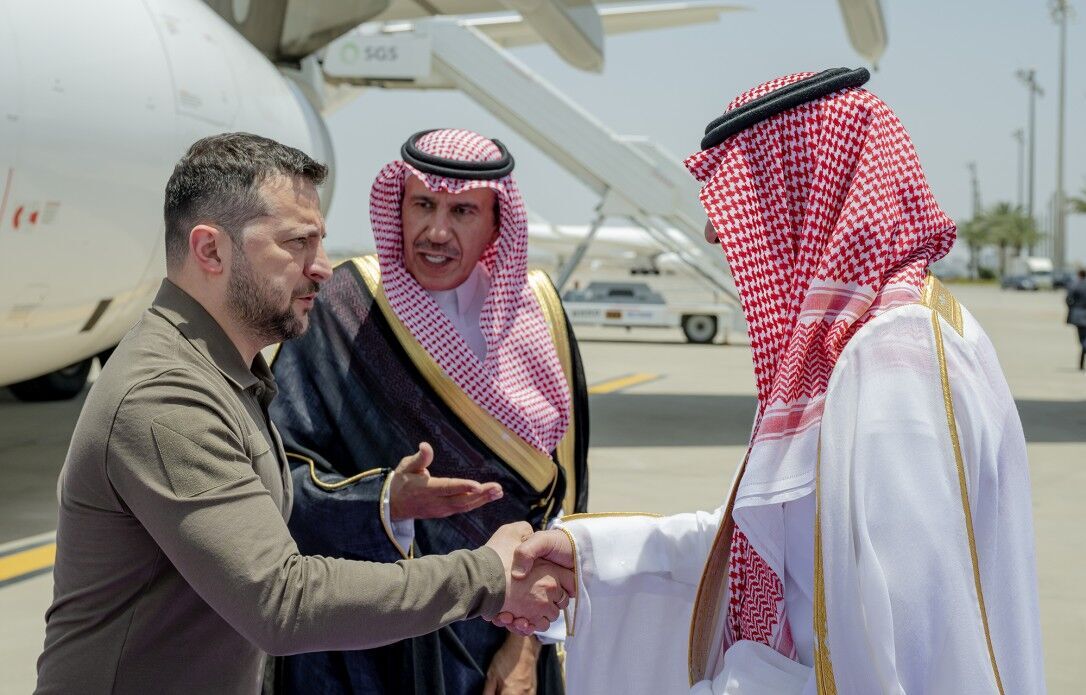 Зеленский прибыл в Саудовскую Аравию: провел встречу с наследным принцем и выступил на саммите Лиги арабских государств. Все детали