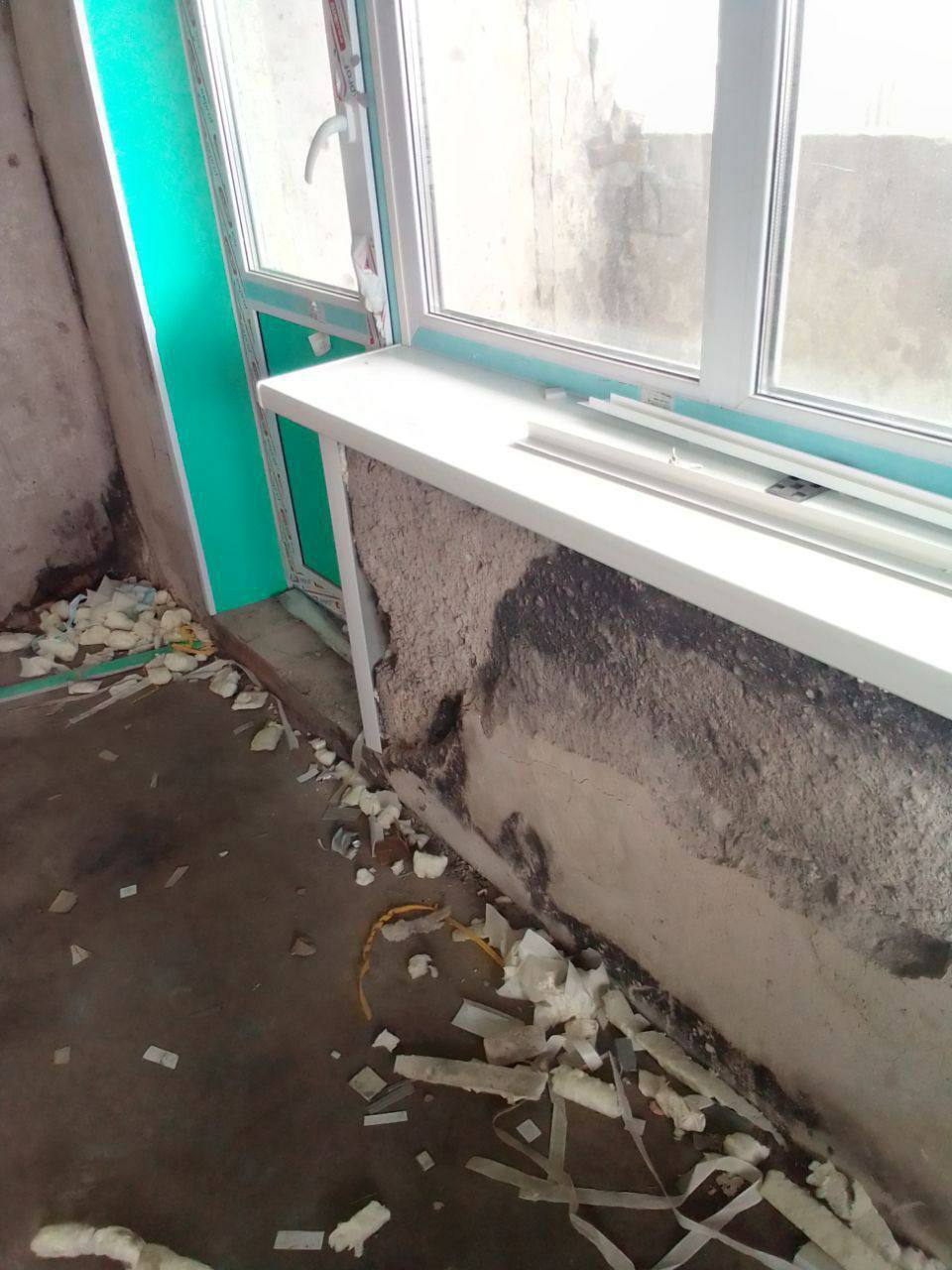 Без работы, с высокими ценами и в разрушенных квартирах: как живет Мариуполь через год после прихода российской армии