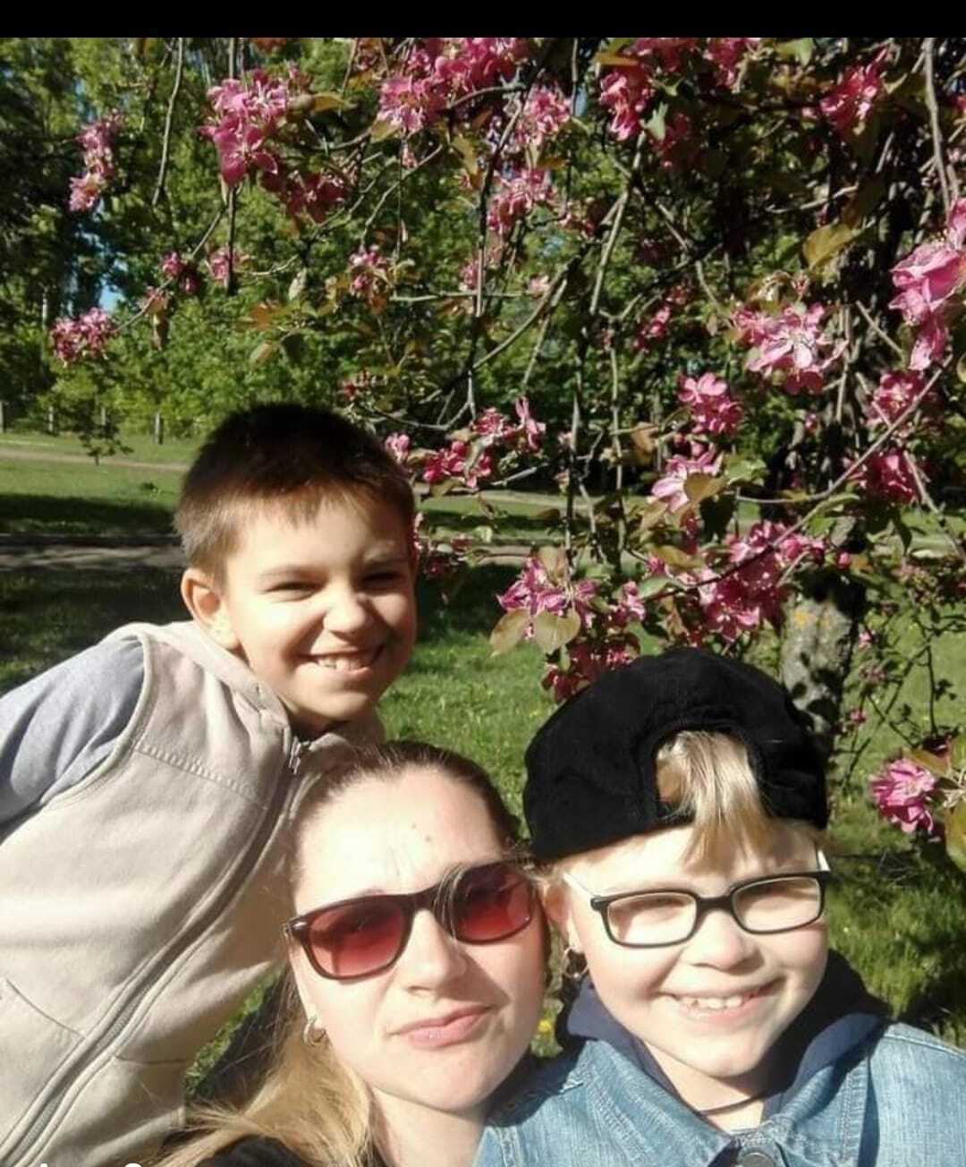 Мама вмовила дочку залишитися ще на день: в Умані російська ракета вбила всю сім'ю