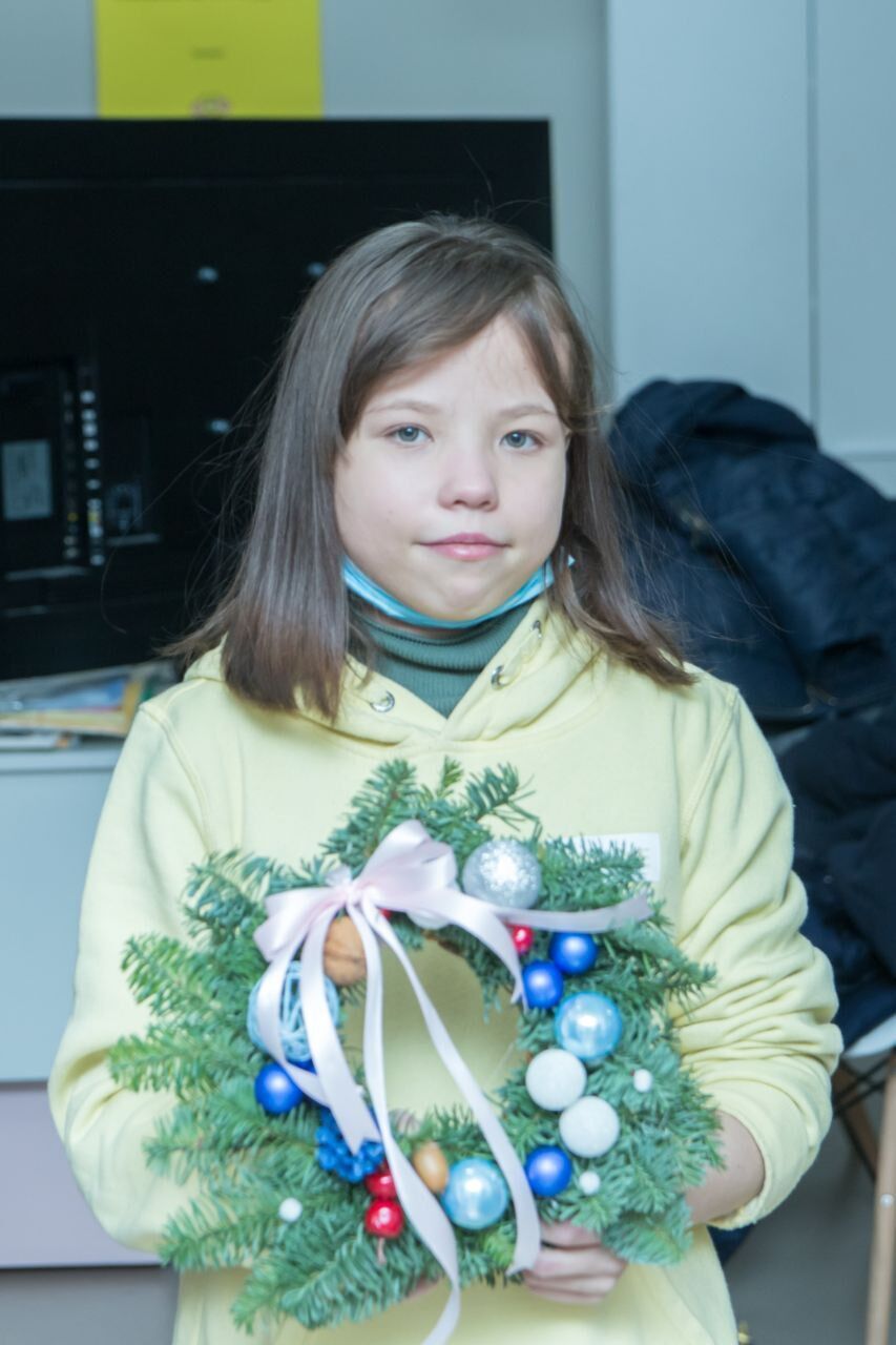 Без операції могла померти: 17-річній українці пересадили нирку в "Охматдиті", до порятунку дівчинки долучалися небайдужі. Фото