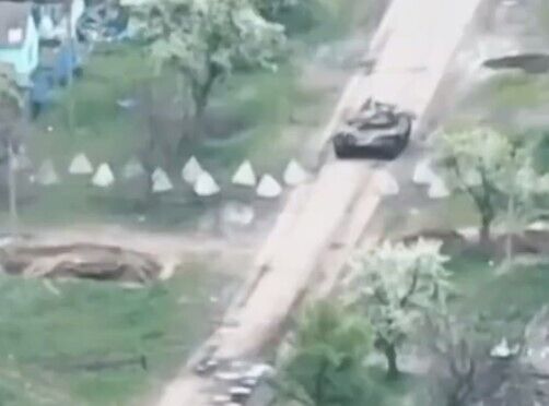 Рідкісний екземпляр: ЗСУ знищили найкращий російський танк Т-90 "Прорив". Відео