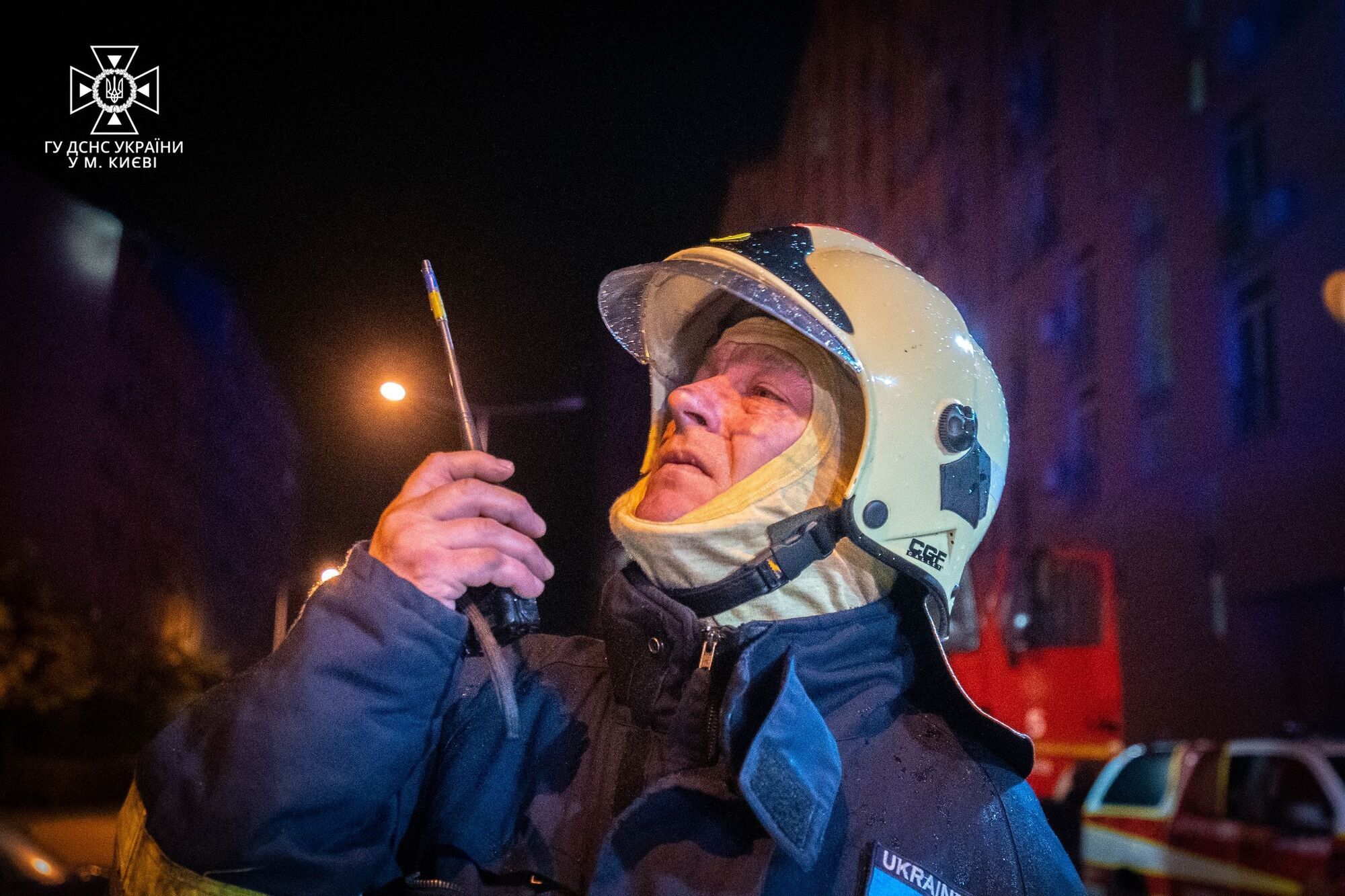 У ДСНС показали наслідки нічної атаки російськими дронами на Київ. Фото та відео