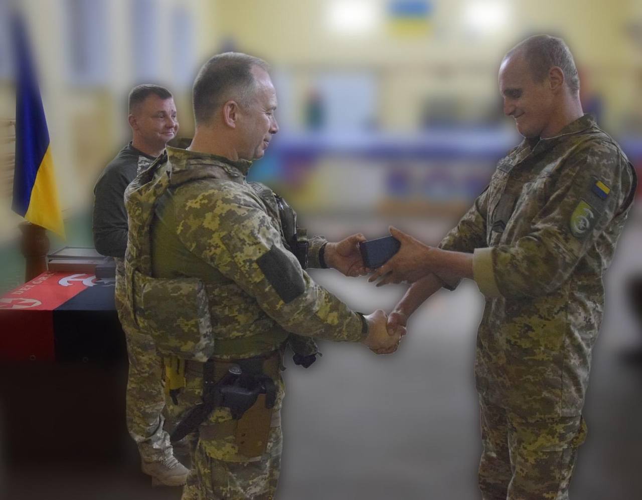 Сырский побывал на передовой на Бахмутском направлении и наградил украинских воинов. Фото и видео