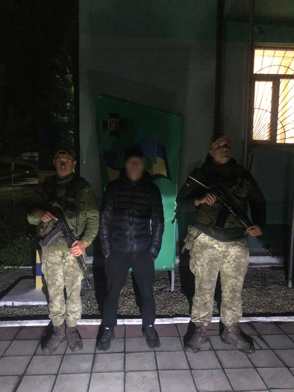 Пограничники задержали россиянина, который незаконно находится в Украине: ранее он сидел в тюрьме за кражу. Фото