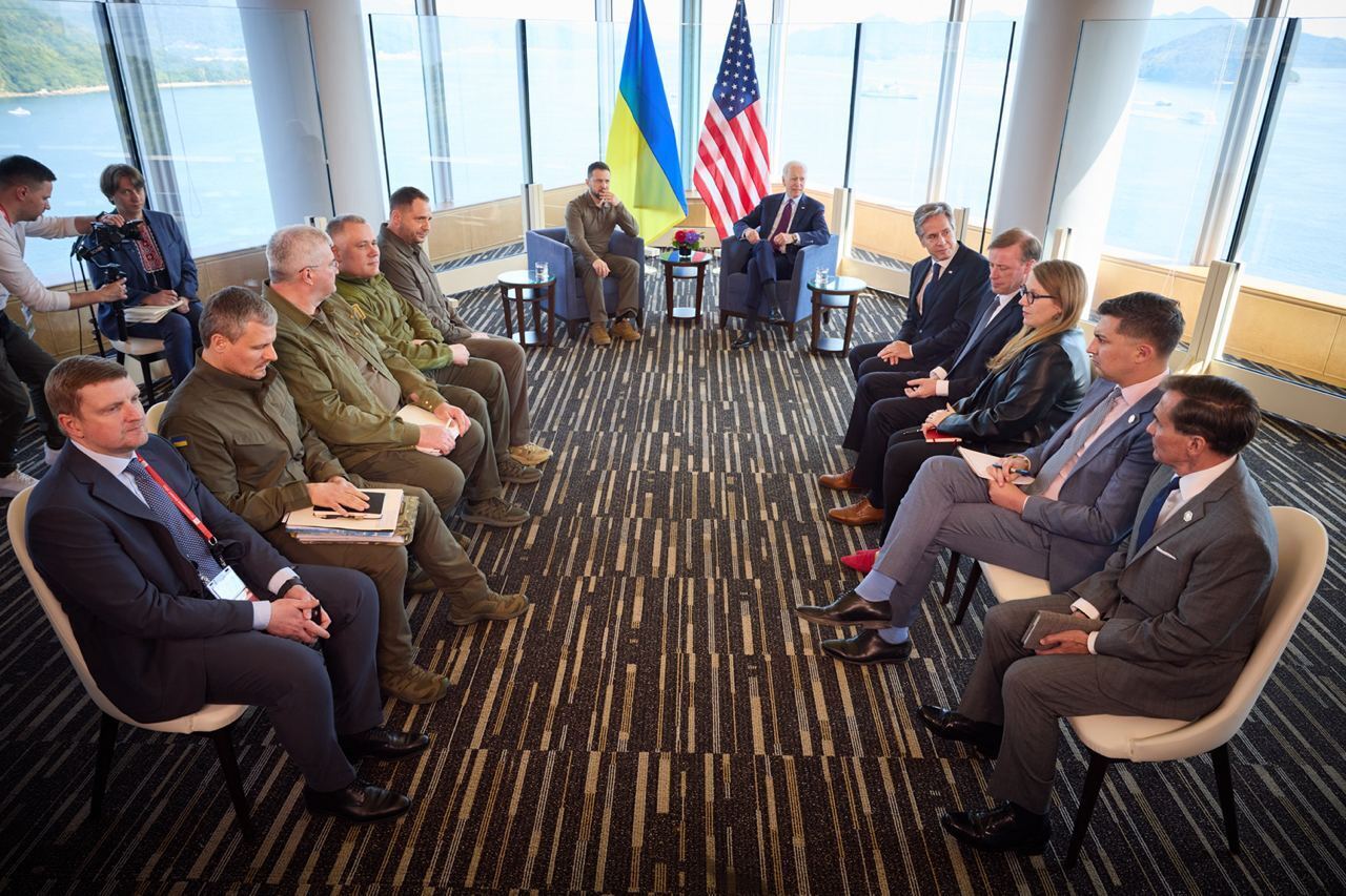 Байден на встрече с Зеленским объявил о новом пакете военной помощи Украине: все детали