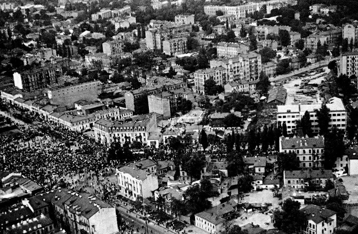 У мережі показали, який вигляд у 1935 році мав легендарний Єврейський базар у Києві. Архівні фото