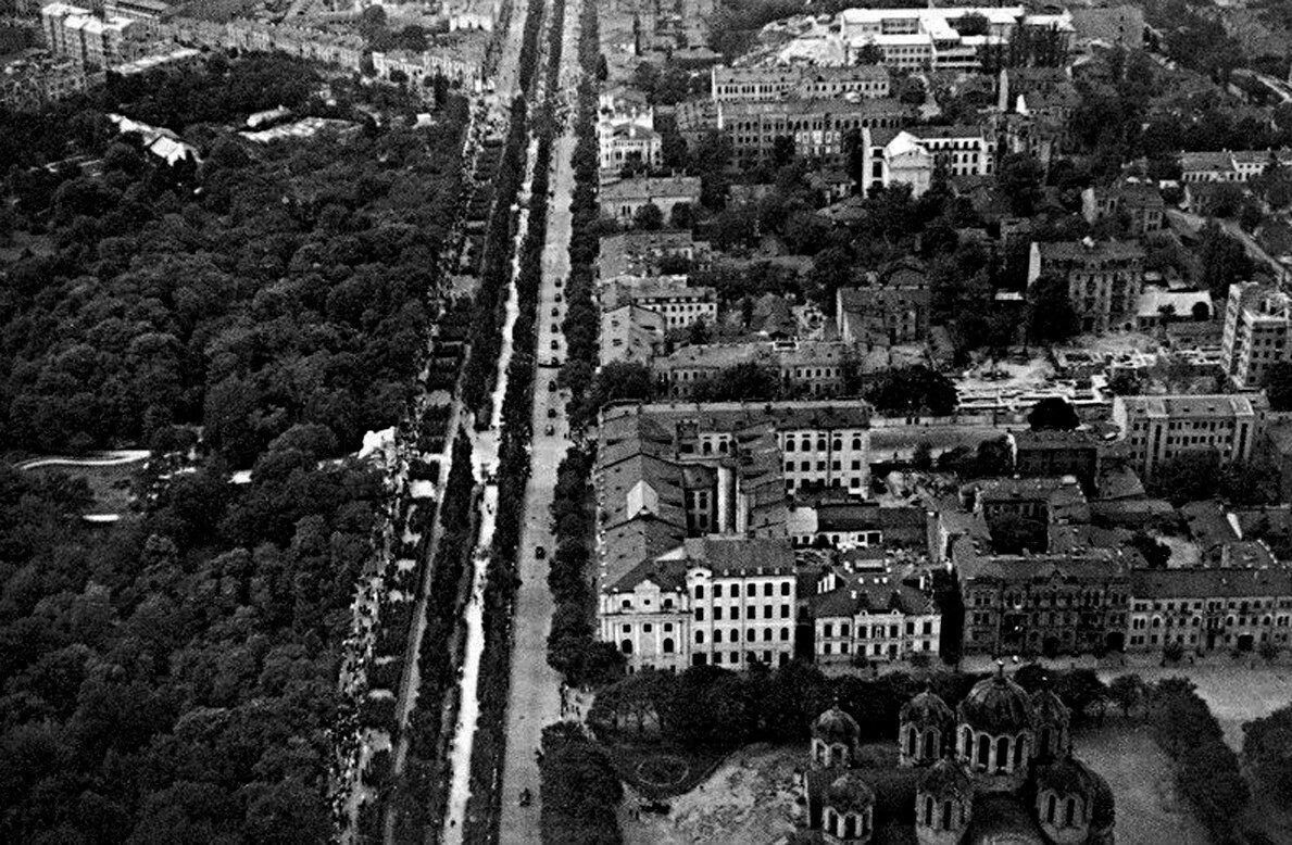 В сети показали, как в 1935 году выглядел легендарный Еврейский базар в Киеве. Архивные фото