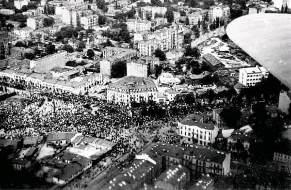 У мережі показали, який вигляд у 1935 році мав легендарний Єврейський базар у Києві. Архівні фото
