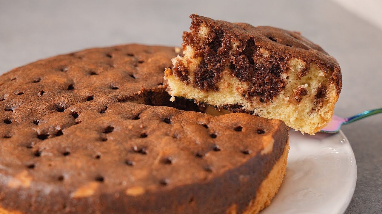 Рецепт ''Дірявого'' пирога з шоколадним просоченням