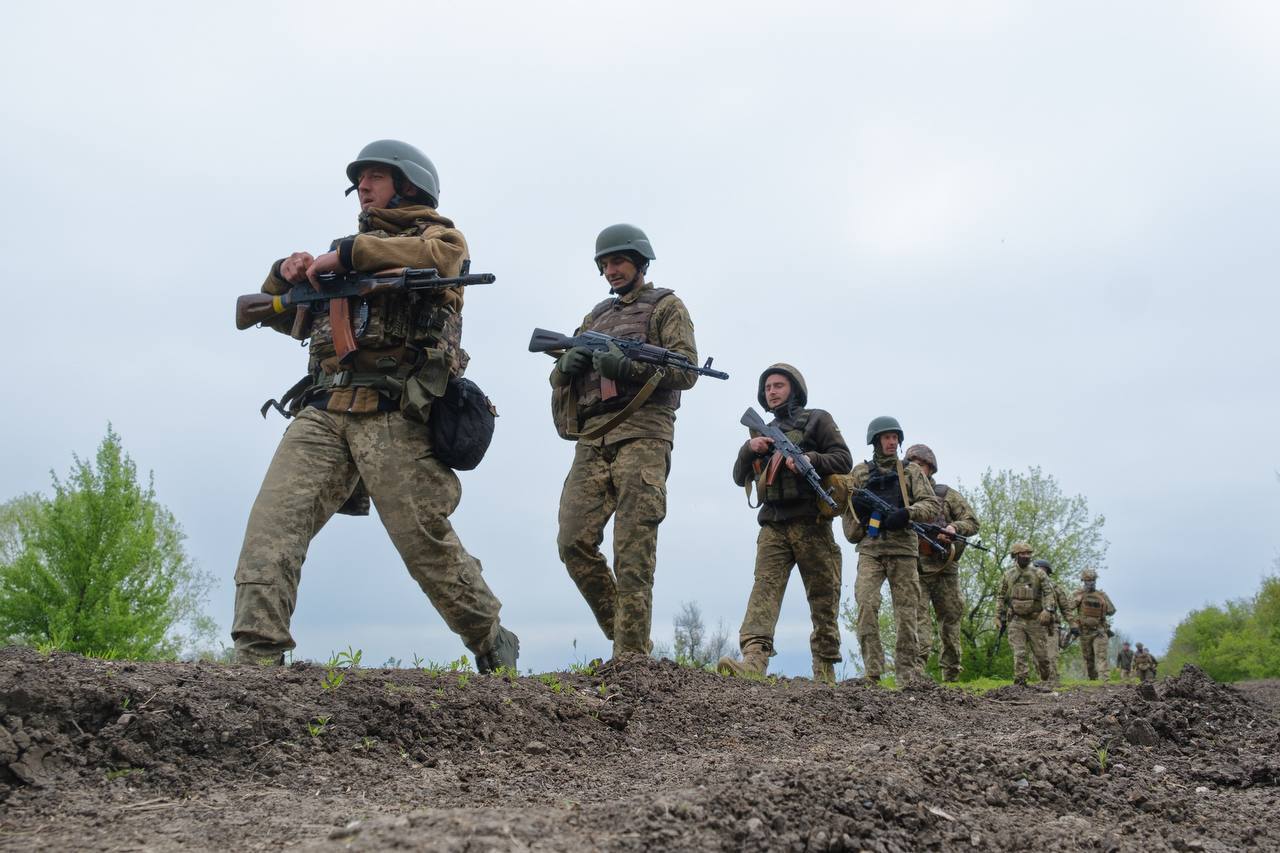 "Ворог відчуває міць наших воїнів": Зеленський і Залужний привітали українських морпіхів зі святом