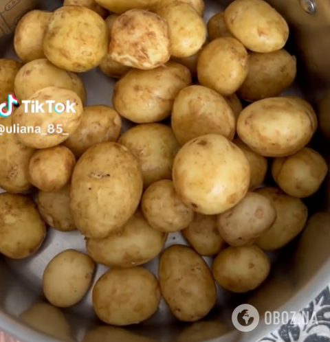 Как почистить сразу много молодого картофеля: элементарный лайфхак