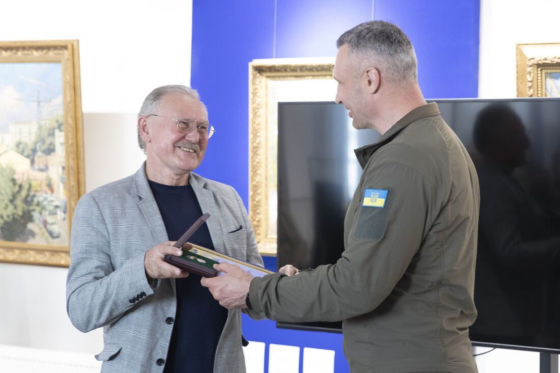 Кличко вручил выдающимся художникам столицы престижную Художественную премию "Киев". Фото