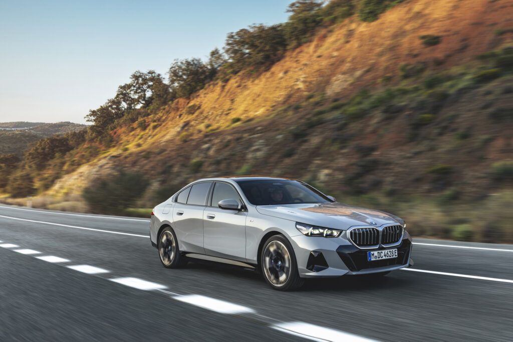 BMW представила новое поколение 5-Series