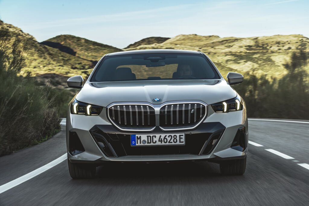 BMW представила новое поколение 5-Series