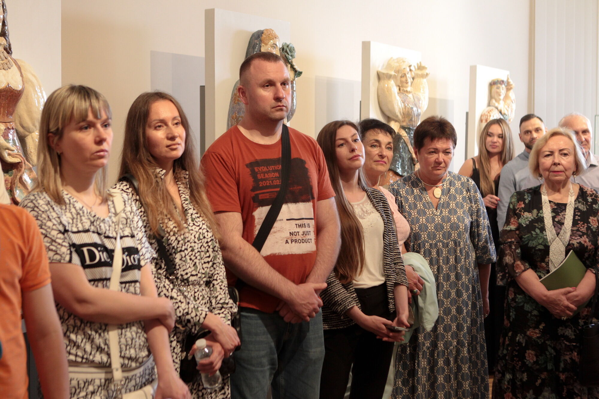 В Киеве ко дню города открыли уникальную выставку керамических панно Ольги Рапай