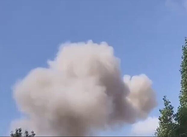 Окупанти завдали удару по медзакладу в Дніпрі: піднявся дим, є постраждалі. Відео