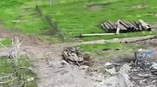 ЗСУ ударом із повітря знищили новітній російський танк Т-90М "Прорив". Відео "бавовни"
