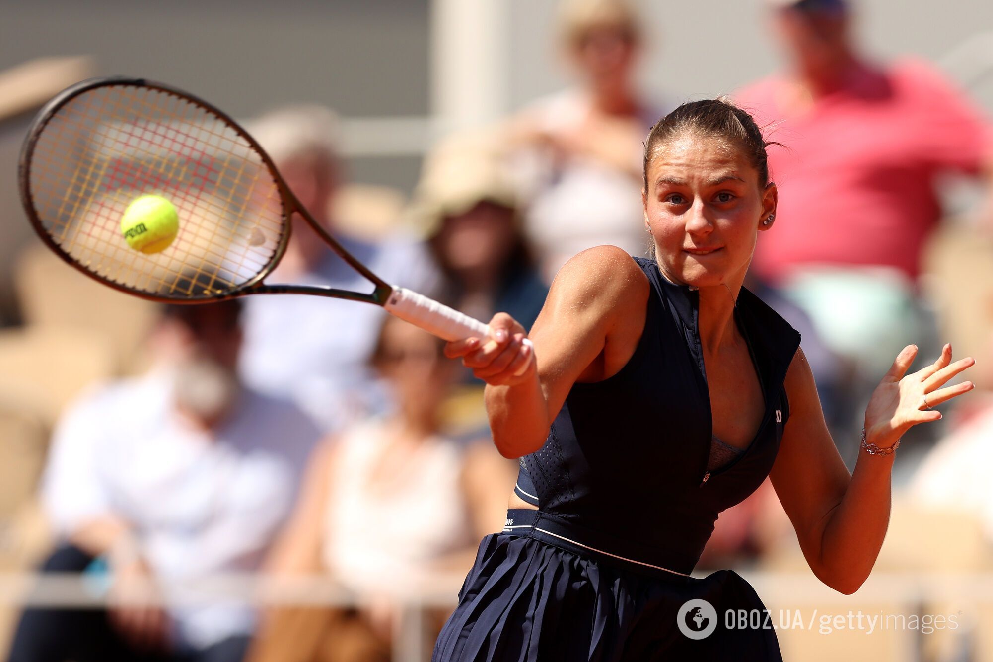 Известную украинскую теннисистку освистали на Roland Garros за отказ подать руку белоруске. Видео