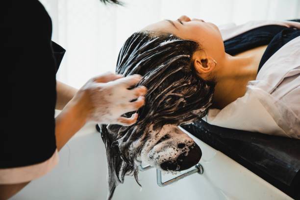 Пять ошибок во время мытья головы, которые "убивают" волосы: сделают их тусклыми и неухоженными
