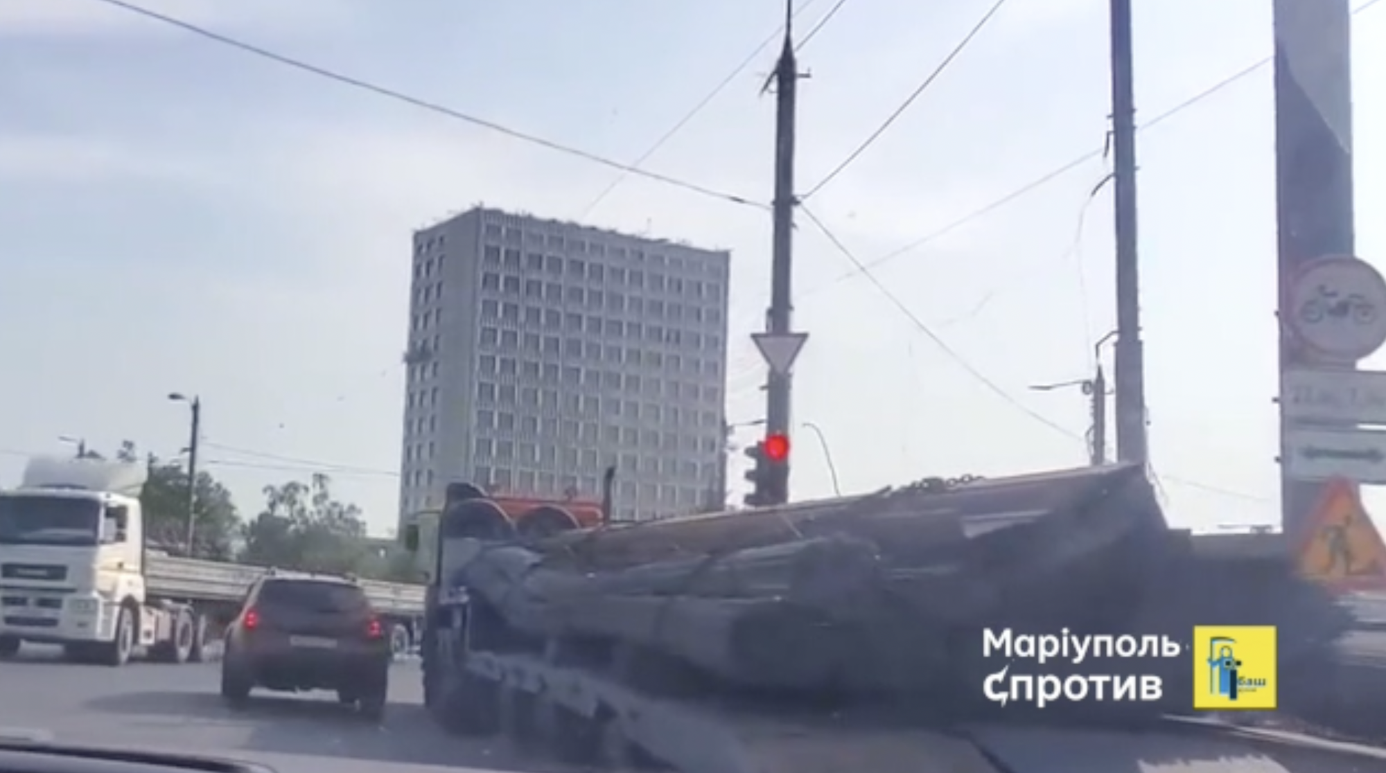 Влияние "бавовны": оккупанты активизировали строительство укреплений вокруг Мариуполя. Видео