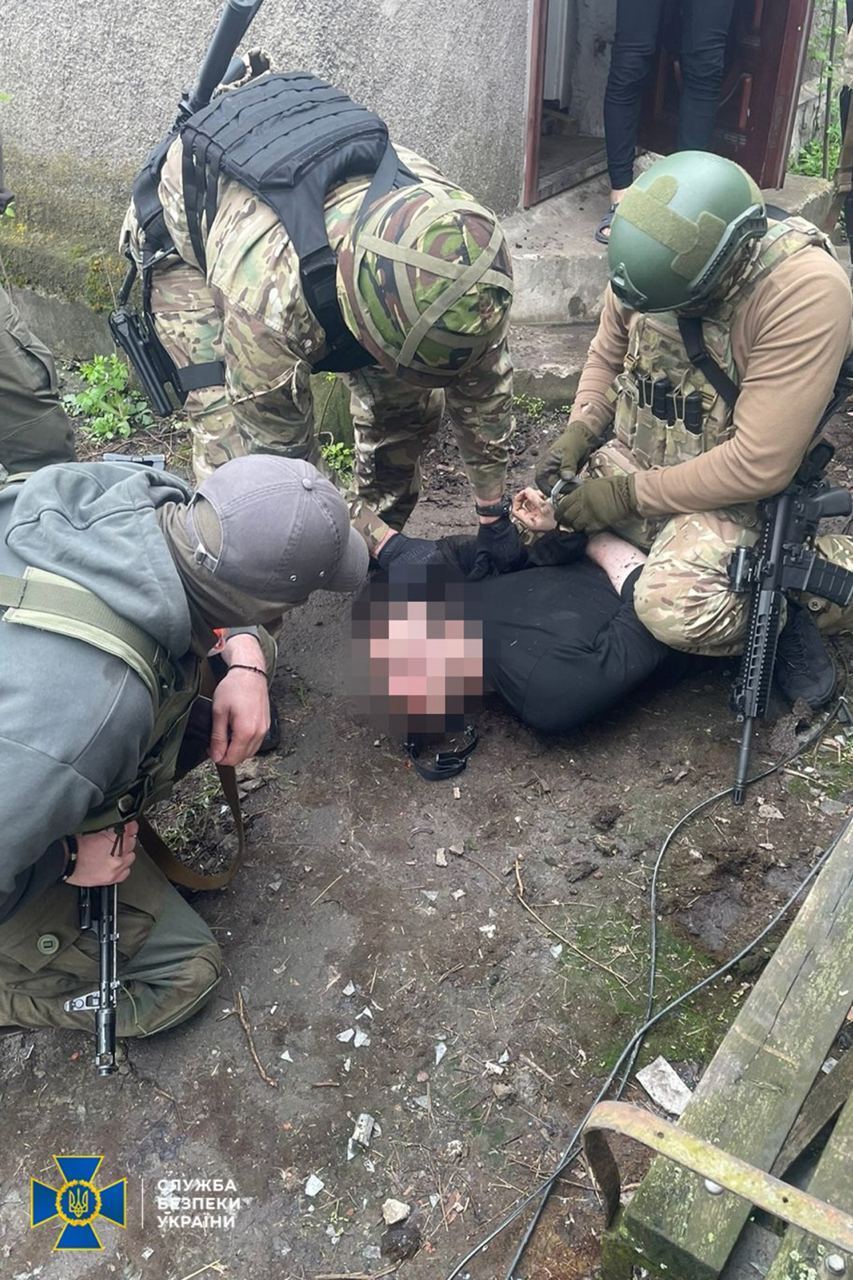 СБУ обнаружила еще одного предателя: передавал врагу разведданные об обороне Киева. Фото и видео